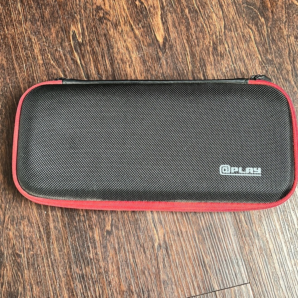 @Play Nintendo Switch soft travel case red & black